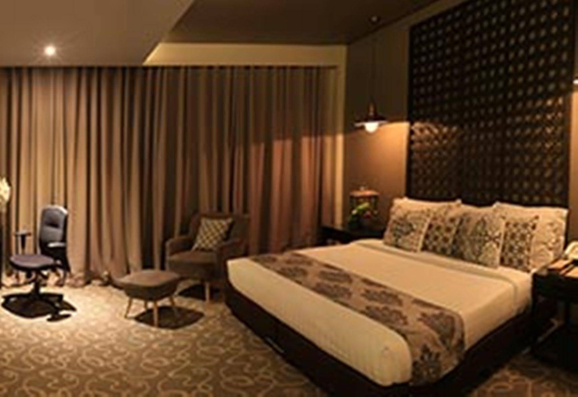 The Oriental Leyte Hotel Palo Exterior foto